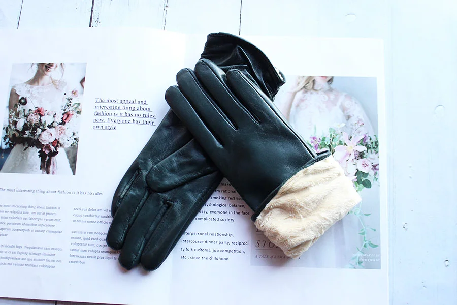 Sheepskin Leather Gloves Women's Fashion Elastic Style Velvet Lining to Keep Warm in Autumn and Winter Retro Color Points