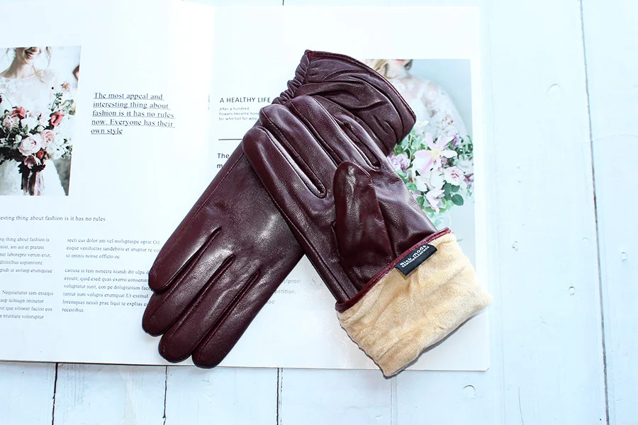 Sheepskin Leather Gloves Women's Fashion Elastic Style Velvet Lining to Keep Warm in Autumn and Winter Retro Color Points