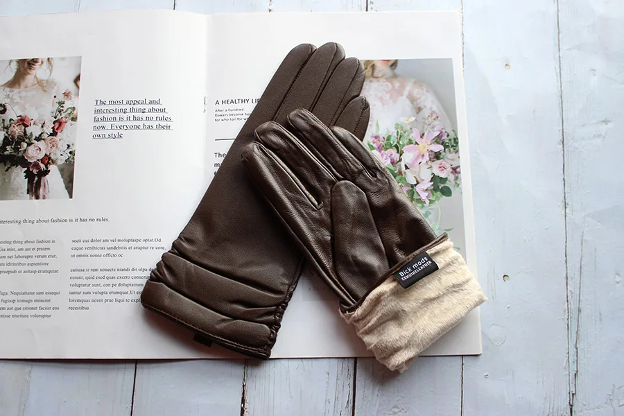 Sheepskin Leather Gloves Women's Fashion Elastic Style Velvet Lining to Keep Warm in Autumn and Winter Retro Color Points