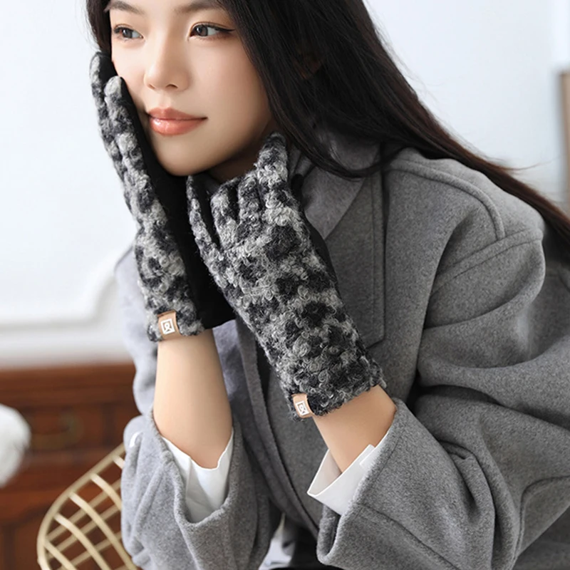 Imitation Teddy Hair Leopard Print Suede Women Winter Keep Warm Touch Screen Gloves Fashion Personality Add Velvet Thickened Sof