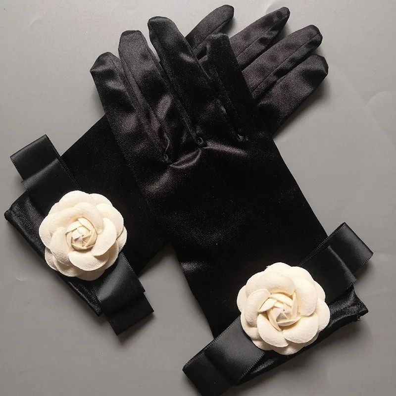 Original Celebrity Camellia Vintage Black Short Satin Hepburn Gloves Stage Banquet Bridal Accessories Modeling Photographic