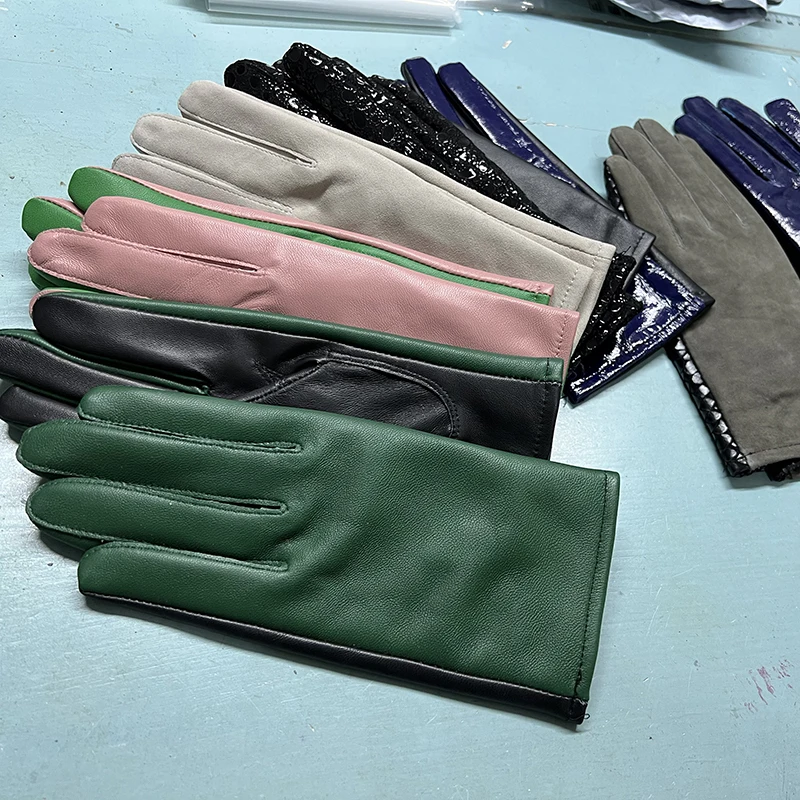 Real Sheepskin Gloves Women's Contrast Gloves One Size Fits All Wrist Soft And Skinny