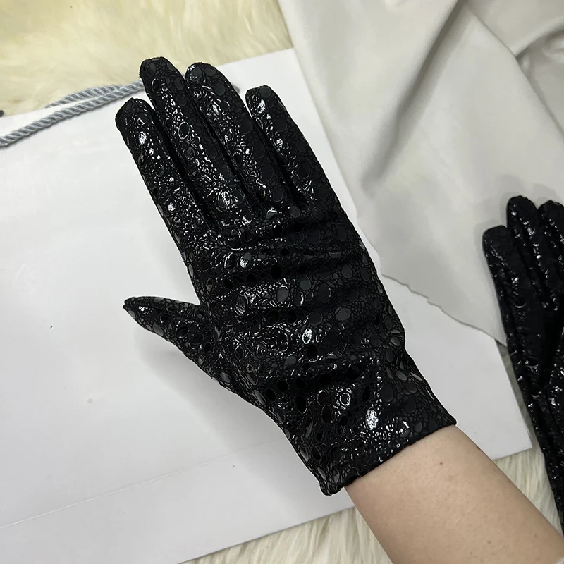 Real Sheepskin Gloves Women's Contrast Gloves One Size Fits All Wrist Soft And Skinny