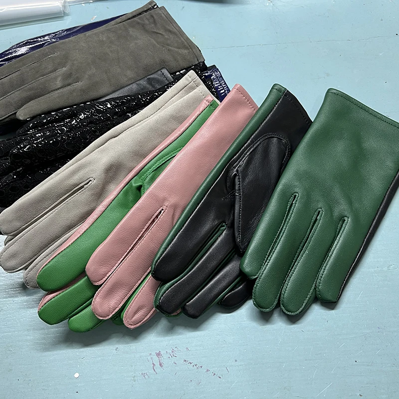 Real Sheepskin Gloves Women's Contrast Gloves One Size Fits All Wrist Soft And Skinny