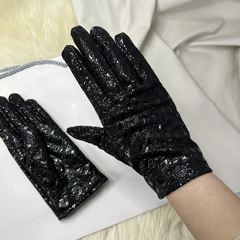 Real Sheepskin Gloves Women's Contrast Gloves One Size Fits All Wrist Soft And Skinny