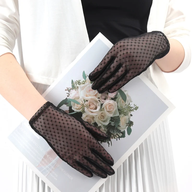 New Women Vintage Sheer Short Lace Gloves Driving Thin Lace Sunscreen Gloves Female Short UV Protection Goth Party Bride Mittens