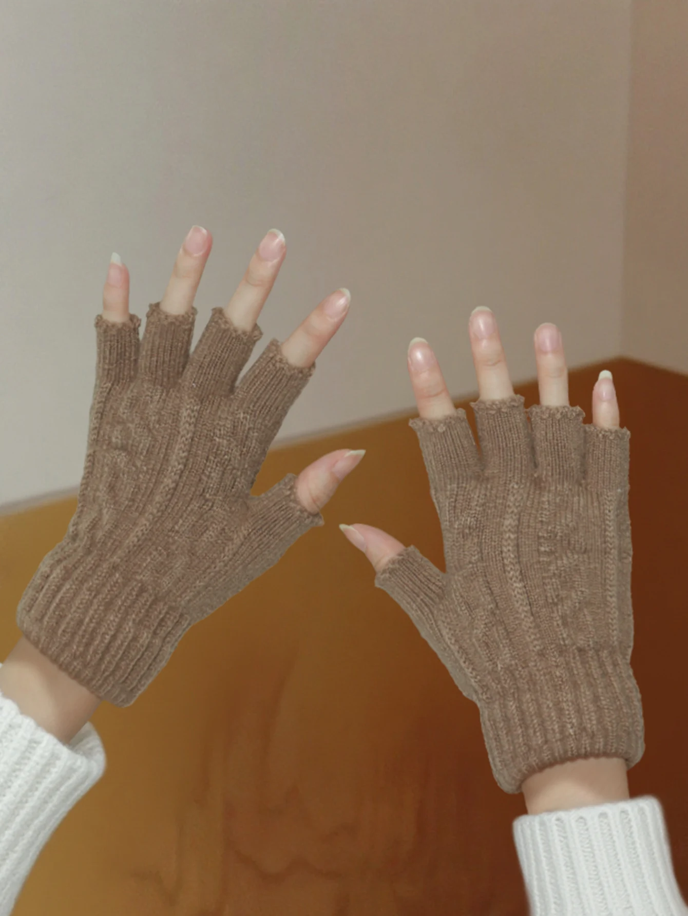 Half-Finger Gloves for Men and Women, Autumn and Winter, Fingerless, Suitable for Students Writing, Typing, Cycling, Touchscreen Compatible, Knitted Wool, Warm, Fingerless Design