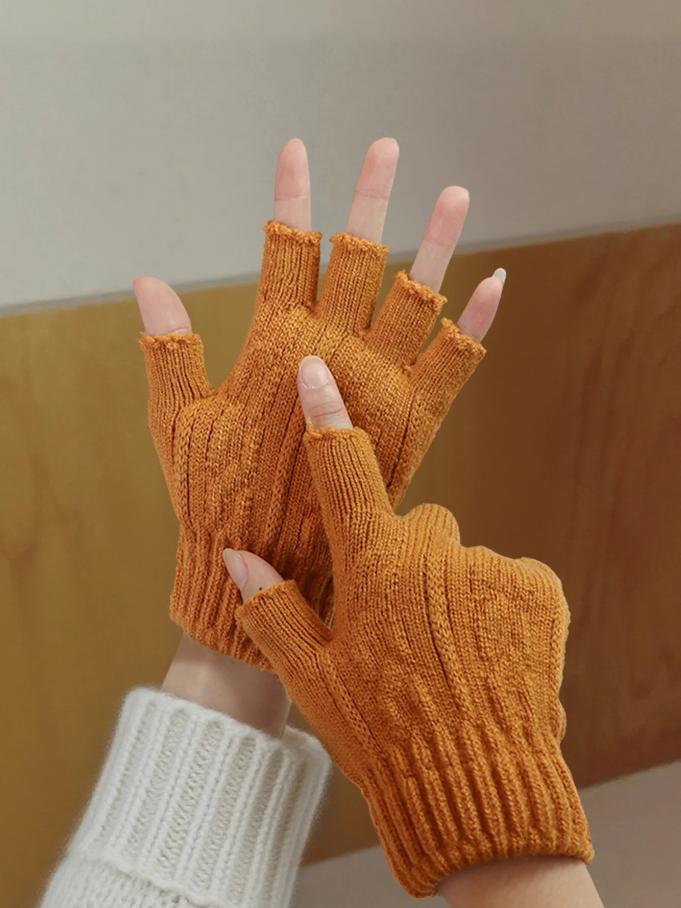 Half-Finger Gloves for Men and Women, Autumn and Winter, Fingerless, Suitable for Students Writing, Typing, Cycling, Touchscreen Compatible, Knitted Wool, Warm, Fingerless Design