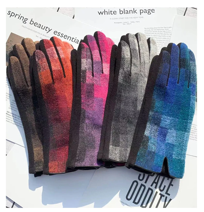 Lady Fashion Gradual Change Warm Hands Gloves Winter Outdoor Cycling Drive Full Finger Mittens Women Touch Screen Gloves