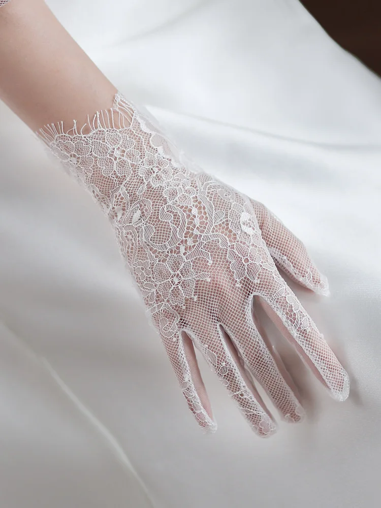 New Fashion High Quality White Short Lace Hollow Tulle Gloves All Finger Women's Wedding Dress Party Accessories