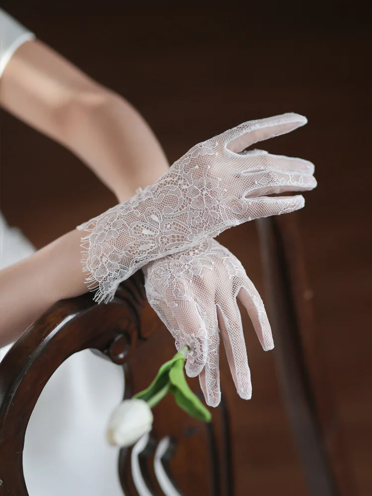 New Fashion High Quality White Short Lace Hollow Tulle Gloves All Finger Women's Wedding Dress Party Accessories