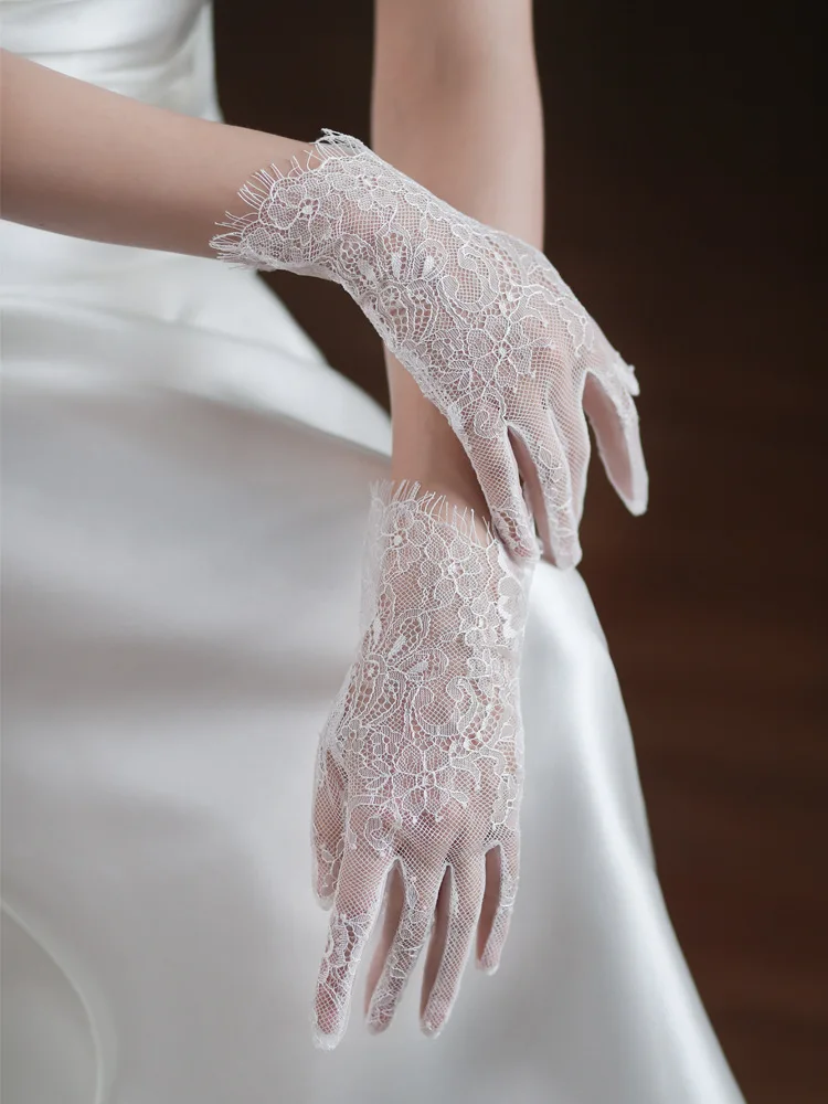 New Fashion High Quality White Short Lace Hollow Tulle Gloves All Finger Women's Wedding Dress Party Accessories