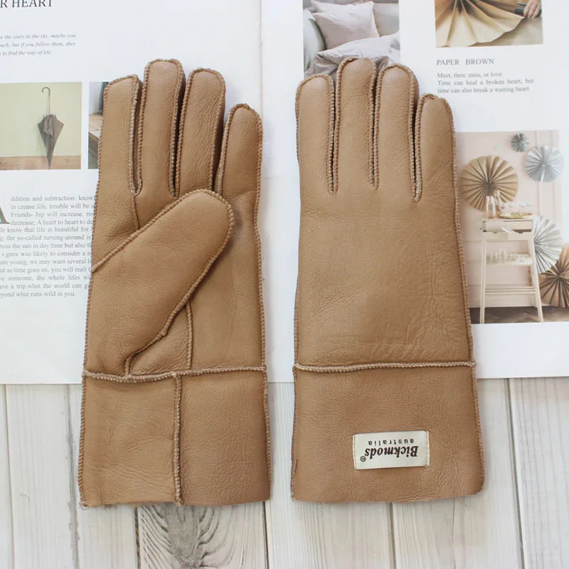 New Women's Fur All-in-One Sheepskin Gloves Leather Color Warm Winter Wool Lining Wind and Cold Gloves