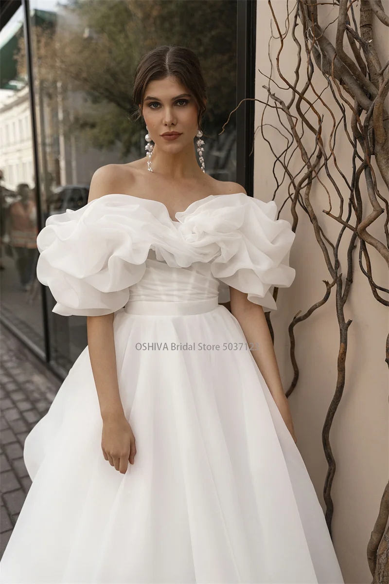 Romantic Strapless A-Line Organza Wedding Dresses Off the Shoulder Sleeveless Sweep Train Bridal Gowns Vestidos De Noiva