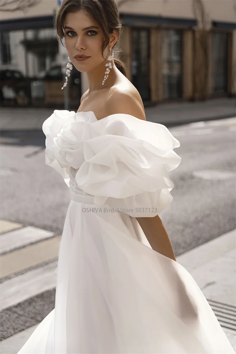 Romantic Strapless A-Line Organza Wedding Dresses Off the Shoulder Sleeveless Sweep Train Bridal Gowns Vestidos De Noiva