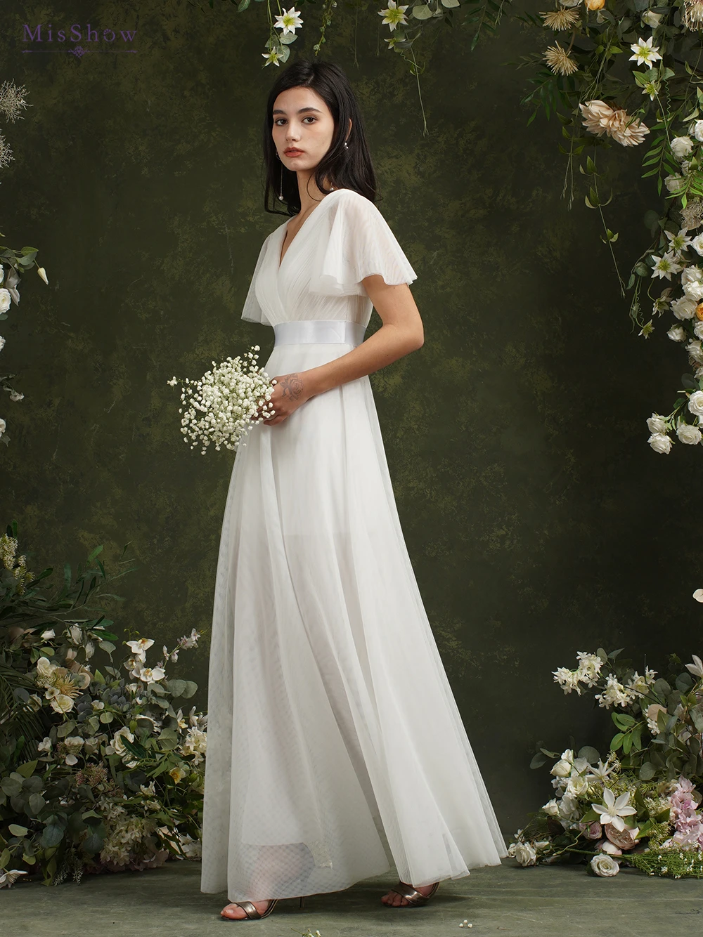 Simple Beach Ivory Wedding Dresses For Women A-Line Puffer Short Sleeve V-Neck Pleat Tulle Open Back Bridal Prom Gowns With Belt