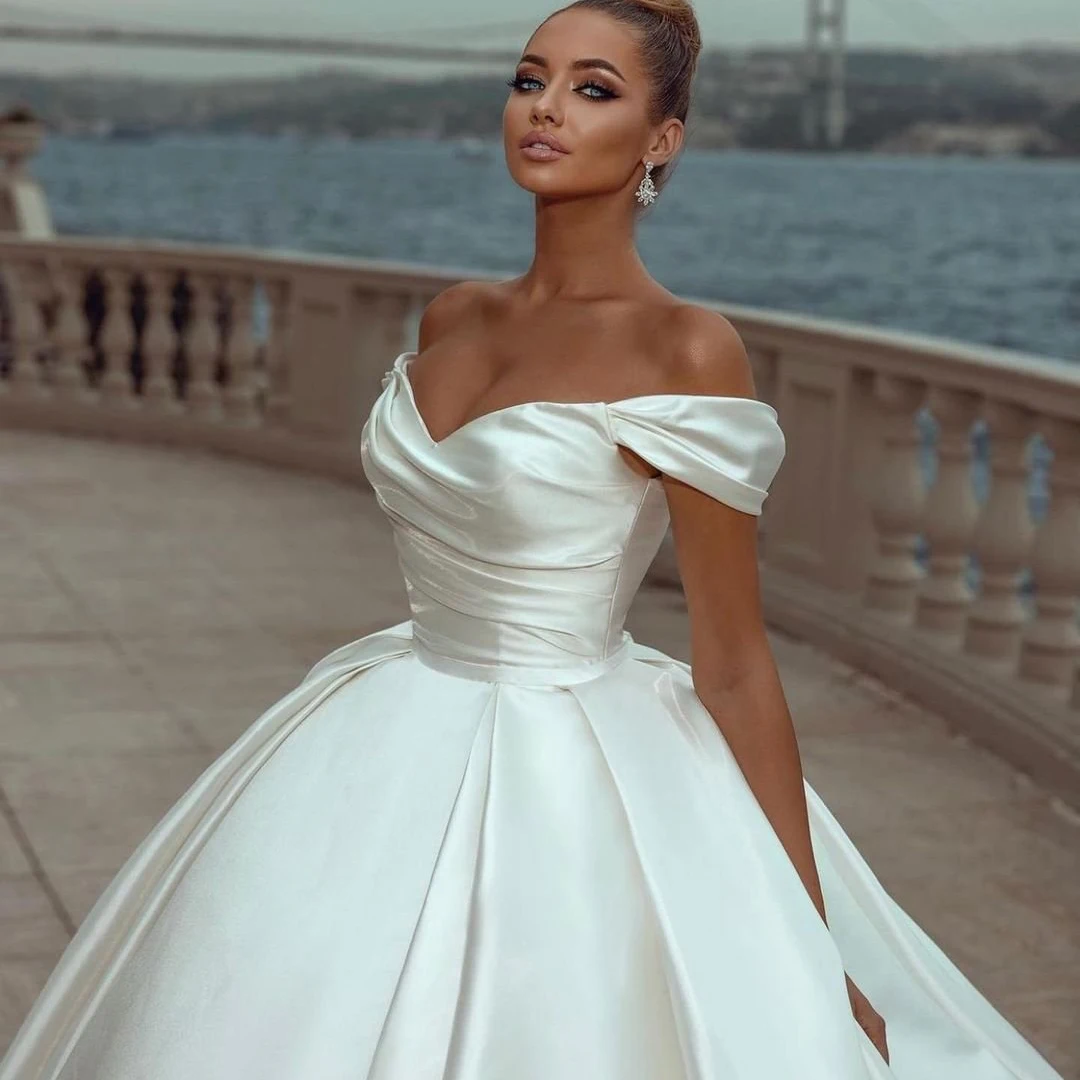Eightree Sexy White Wedding Dresses 2022 Off Shoulder Sweep Train Bride Dress Lace Up Back Satin Wedding Evening Gowns Plus Size
