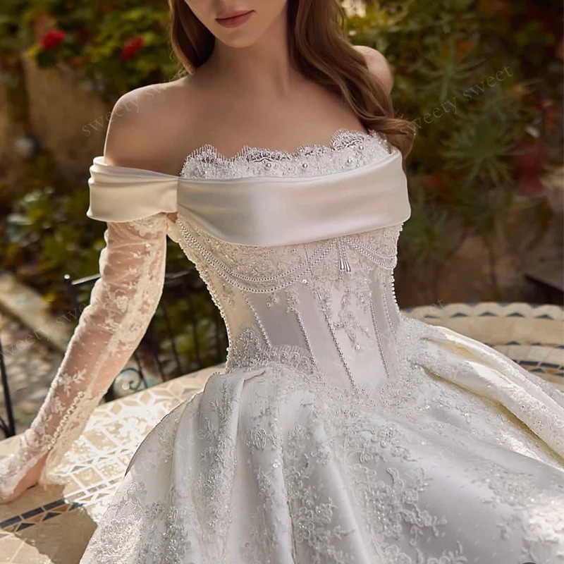 Graceful Wedding Dress Embroidered Lace On Satin Ball Gown Full Sleeve Boat Neck Customized Lace Up Robe MariéE Satin Plus Size