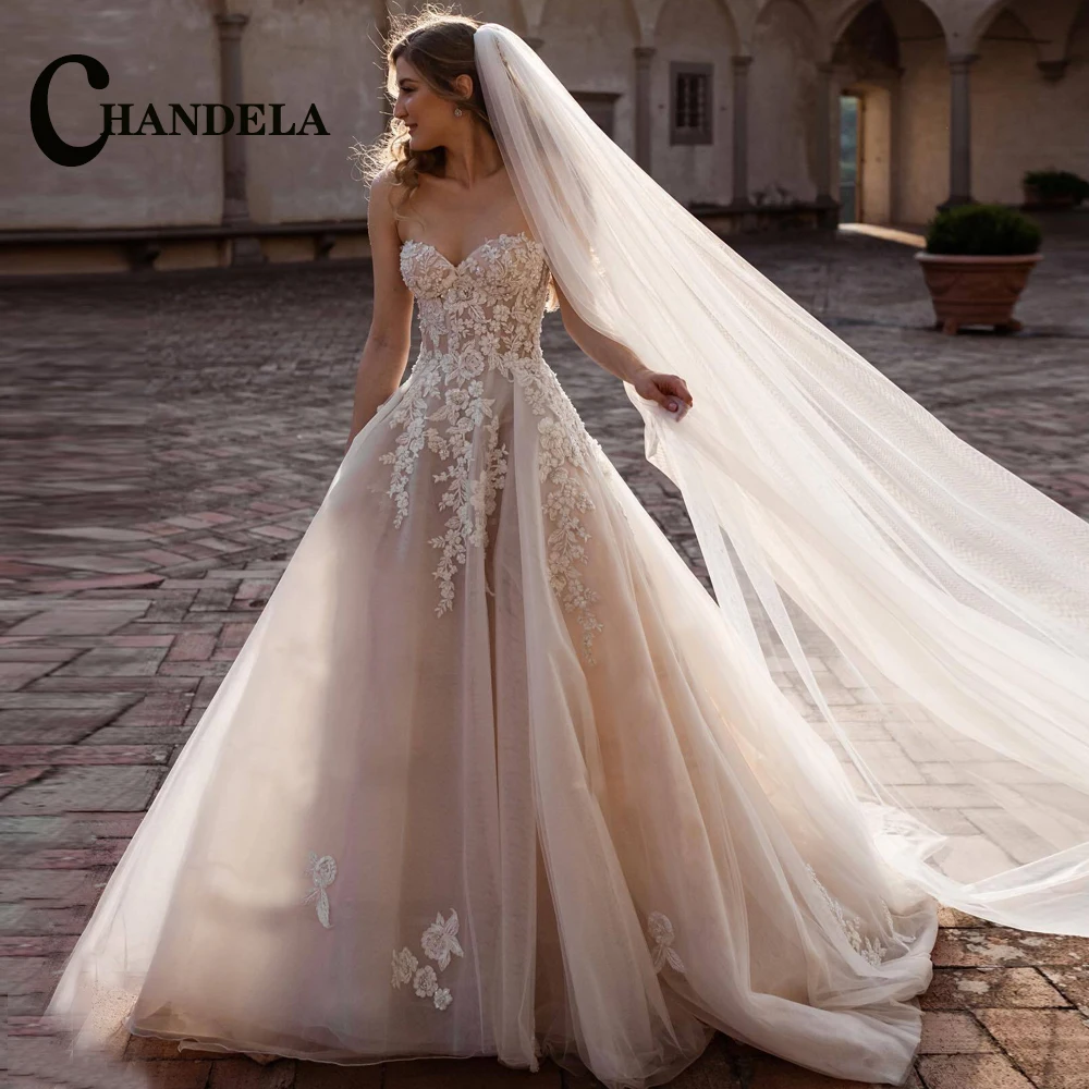 CHANDELA Breathtaking Strapless Wedding Dress Featuring Stunning Lace Appliques and Flowy Bridal Dress Vestidos Customised