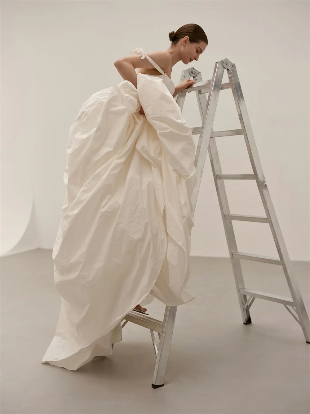 Kyoto Customized White Off Shoulder Satin Wedding Dress Sleeveless vestidos de noche Elegant A-Line Court Train robe de mariée