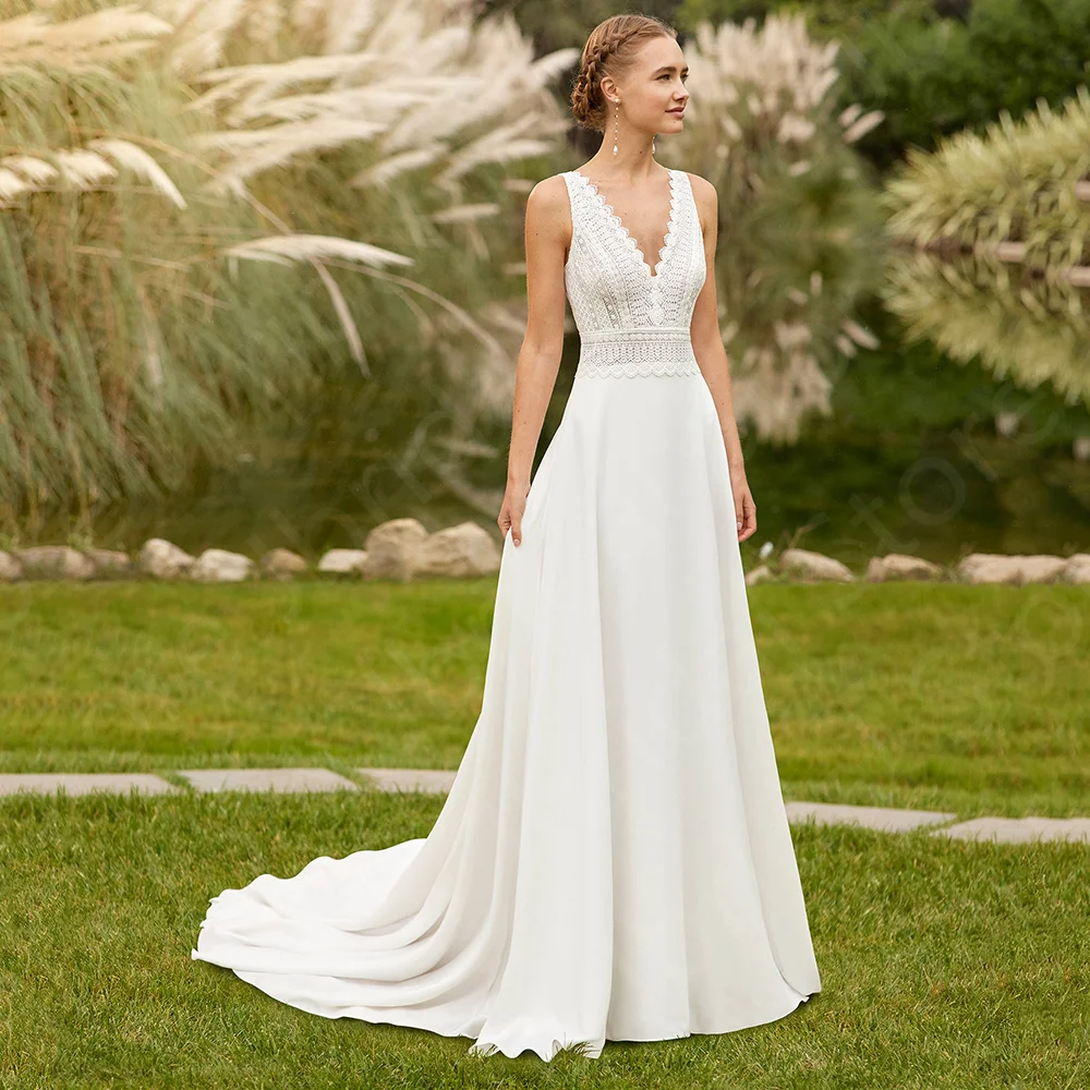 New Summer Wedding Dresses Beach 2024 Bridal Gowns Boho Lace Bride Dress Sleeveless Wedding Gowns V Neckline Back Out Customized