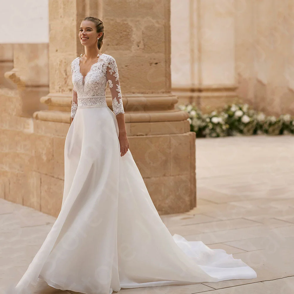 Customized 2025 Gorgeous Wedding Dresses White Lace Bridal Gowns V Neckline Bride Dresses 3/4 Sleeves Wedding Gowns Appliqued