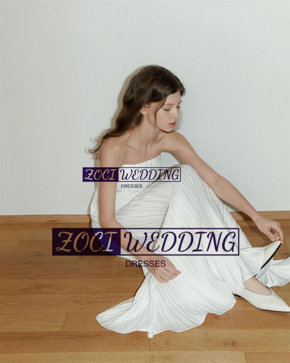 Zoci Luxury Strapless Wedding Dresses Sleeveless Pleats Satin Draped Korea Photos Shoot Dress Customized Backless Bridal Gown