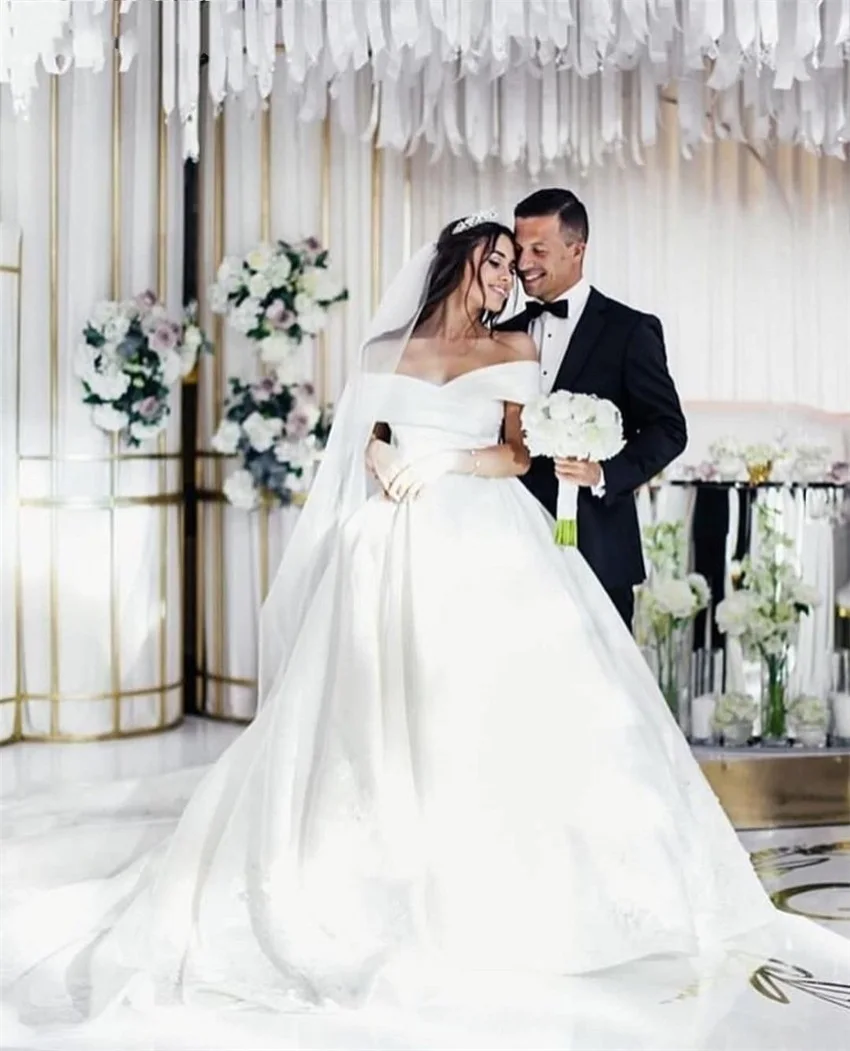 Customized Luxury White Satin Ball Gown Wedding Dress Off The Shoulder Sweep Train Appliques Bride Dresses Vetidos de novia