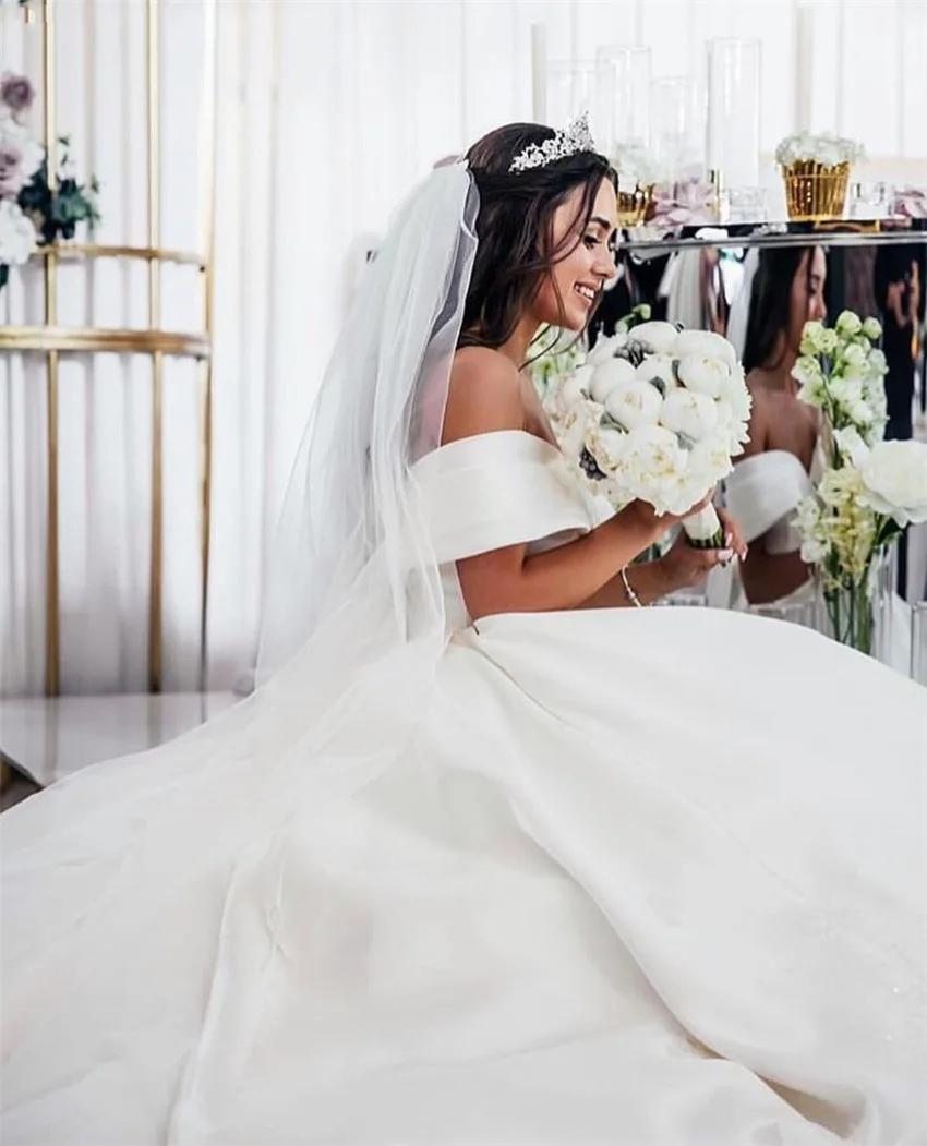 Customized Luxury White Satin Ball Gown Wedding Dress Off The Shoulder Sweep Train Appliques Bride Dresses Vetidos de novia