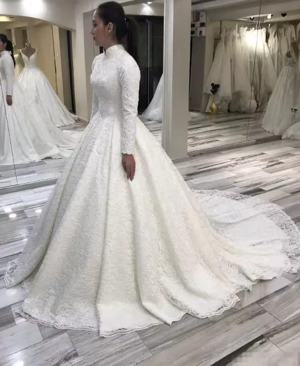 Customized Lace Bride Dress Beading Muslim Wedding Dress Long Vintage O -Neck Wedding Gown Long Train Mariage
