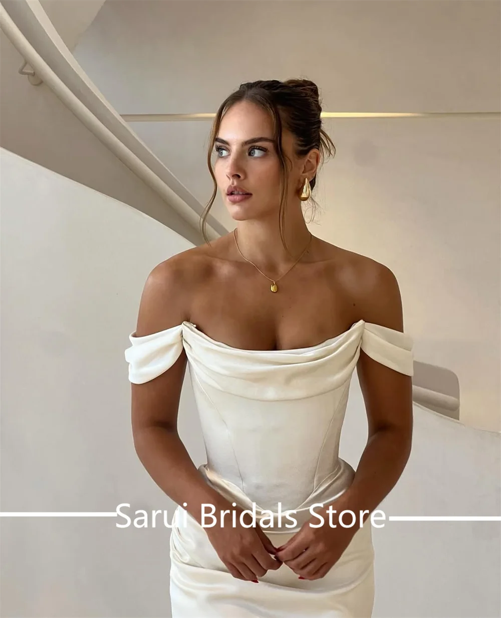 Classic Sleeveless Satin Pleated Bodice Bridal Wedding Dress Sheath Sweep Train Backless Bridal Gown Customized