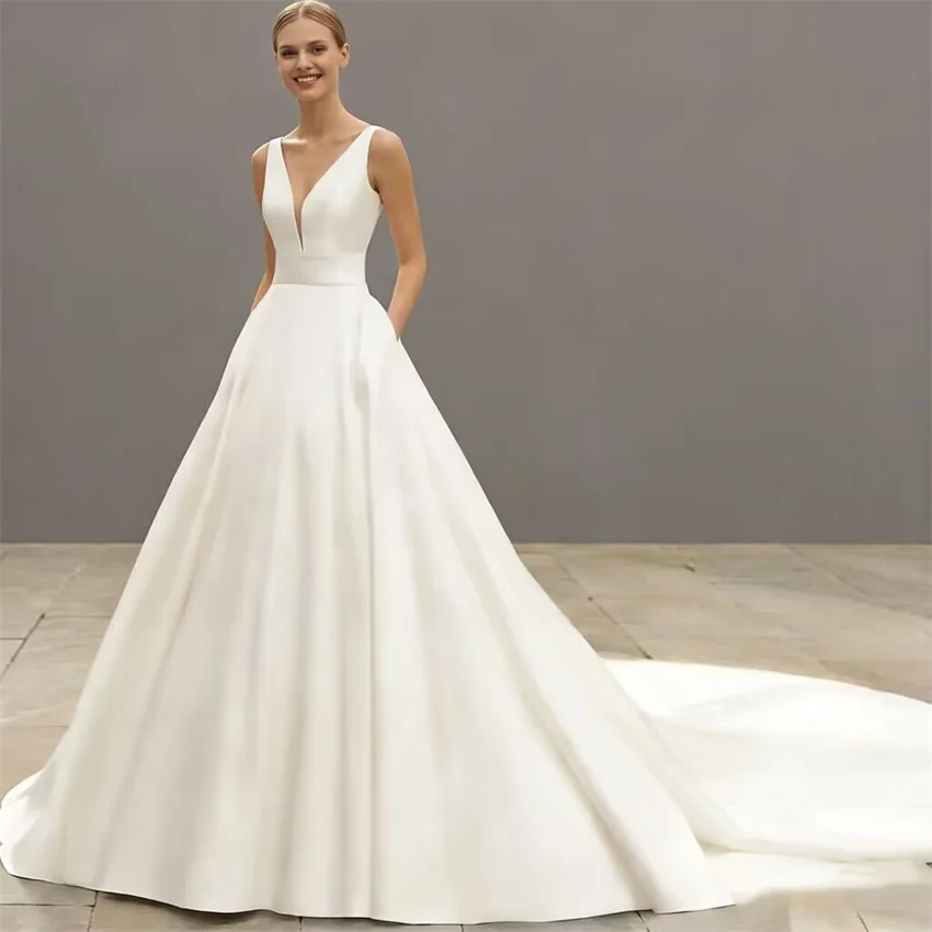Customized Elegant Simple Satin V-Neck Wedding Dress for Bride A-Line Sweep Train Bridal Gown Bow Vestidos De Novia with Pockets