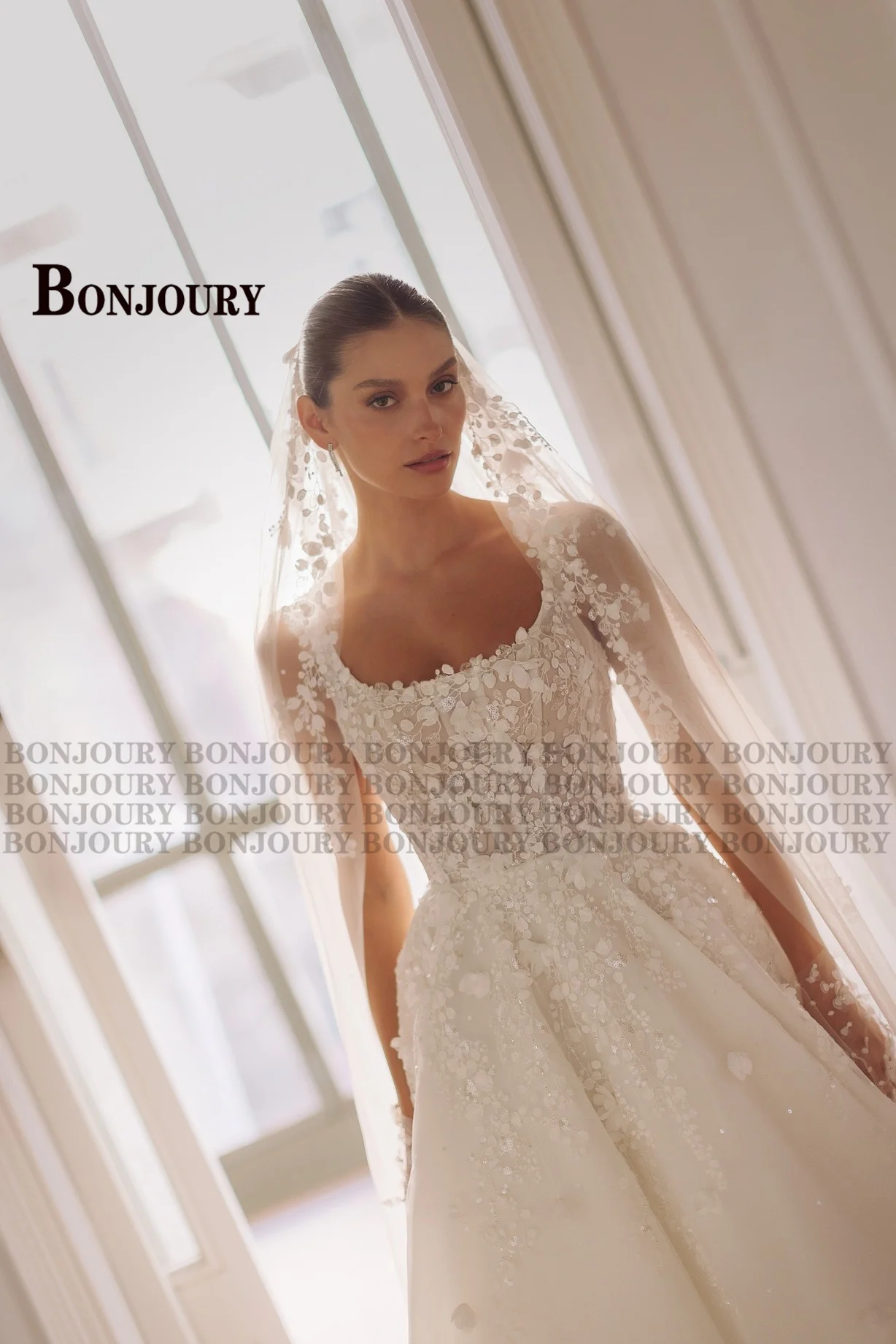 BONJOURY Vintage Backless Wedding Dresses For Woman Bride Tulle Appliques Spagehtti Straps Vestidos De Noiva Customized
