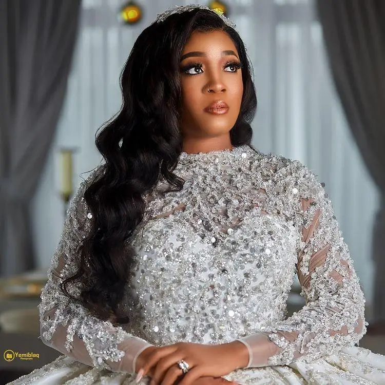 2026 Luxurious Arabic Style A Line Wedding Gowns Long Sleeves Plus Size Puffy Train Princess Sparkly Sequins Bridal Party Dress