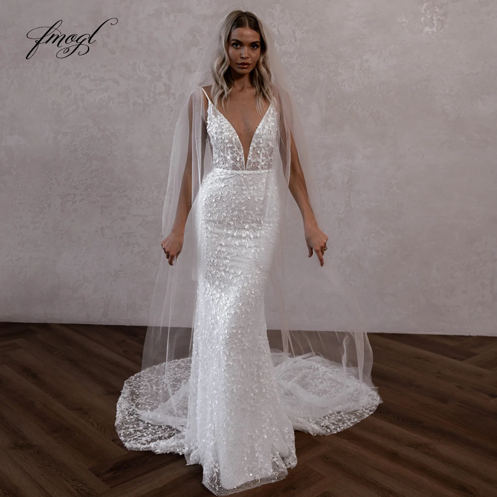 Customized Sexy Backless V Neck Spaghetti Straps Lace Mermaid Wedding Dresses Beaded Court Train Trumpet Vintage Bridal Gown