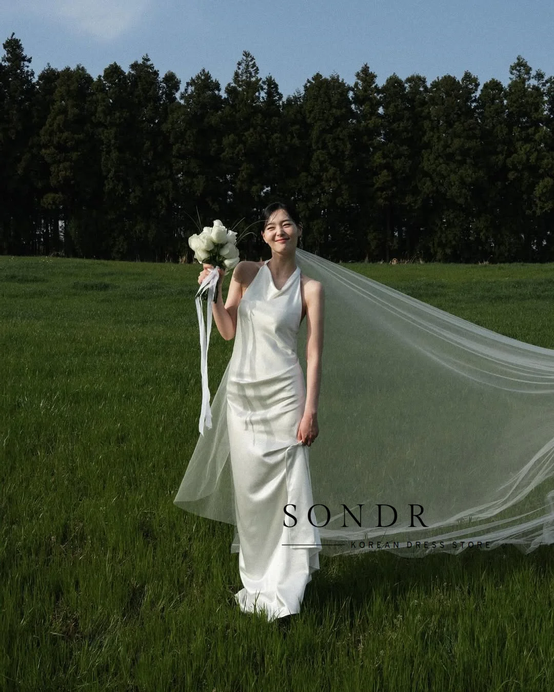 Sondr Customized Elegant Halter Korean Wedding Dresses Photo Shoot Satin Long Simple Sleeveless Bridal Party Dress Evening Gown