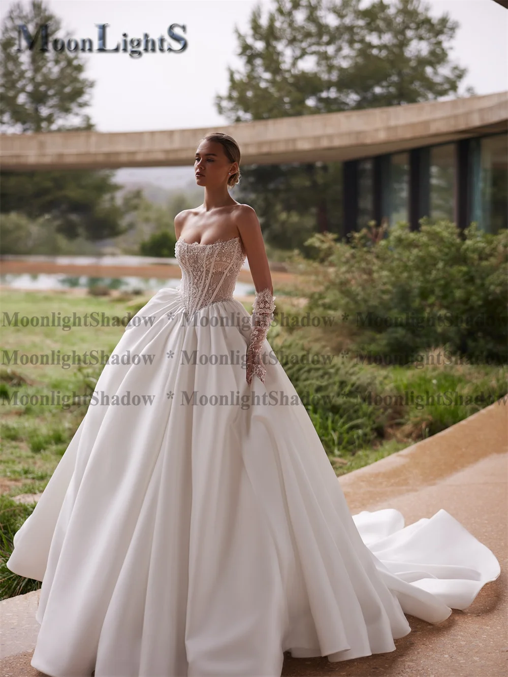 Moonlight Vintage A-line Wedding Dresses for Women Lace up Sleeveless no gloves Court Train Robe De Soiree De Mariage Customized