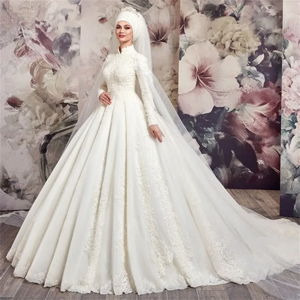 Classic High Collar Lace Appliques Wedding Dress Sweep Train Long Sleeves Muslim A-Line Church Vintage Bridal Gowns Customized