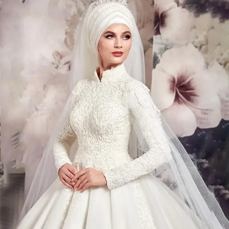 Classic High Collar Lace Appliques Wedding Dress Sweep Train Long Sleeves Muslim A-Line Church Vintage Bridal Gowns Customized