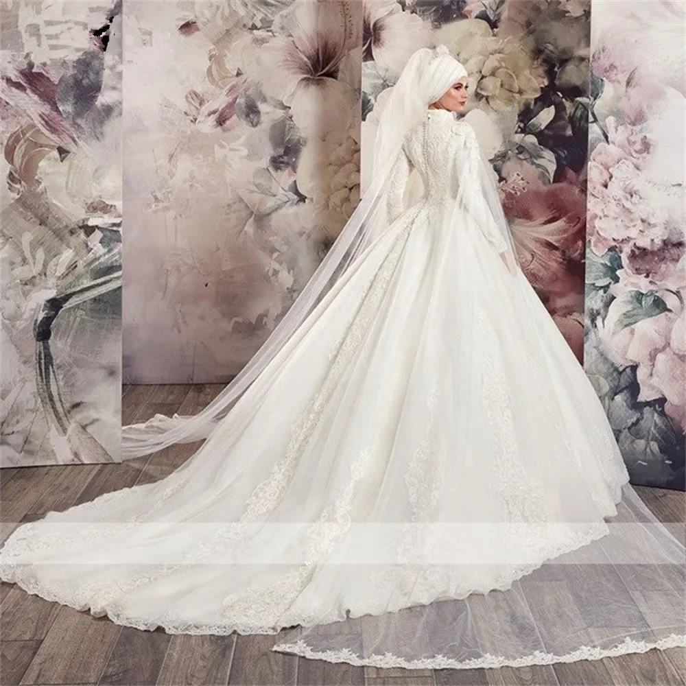 Classic High Collar Lace Appliques Wedding Dress Sweep Train Long Sleeves Muslim A-Line Church Vintage Bridal Gowns Customized