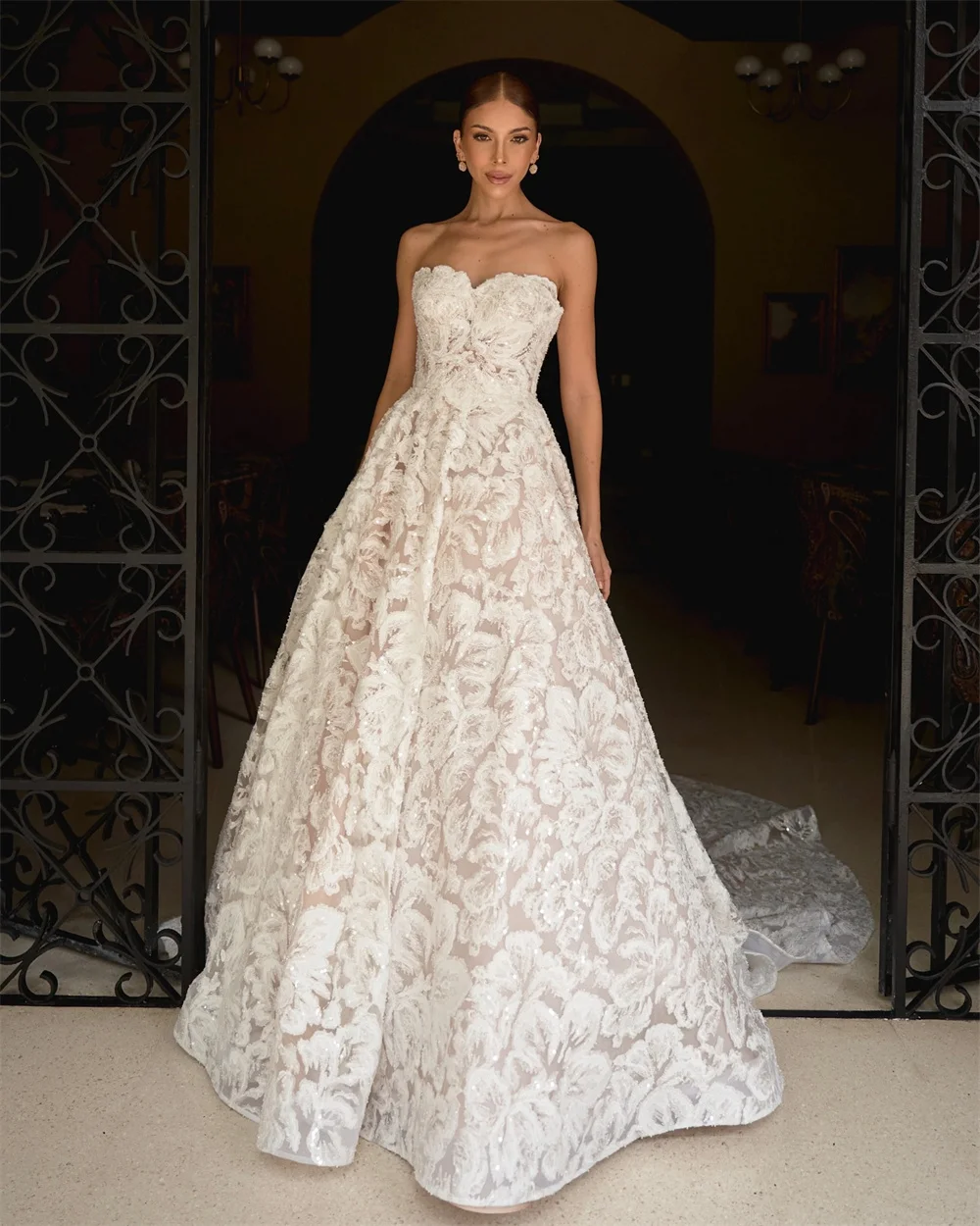 Kyoto Customized Ivory Flower Lace Strapless Wedding Dress Glitter Sweetheart Neck vestidos de novia A-Line Long Train Formal