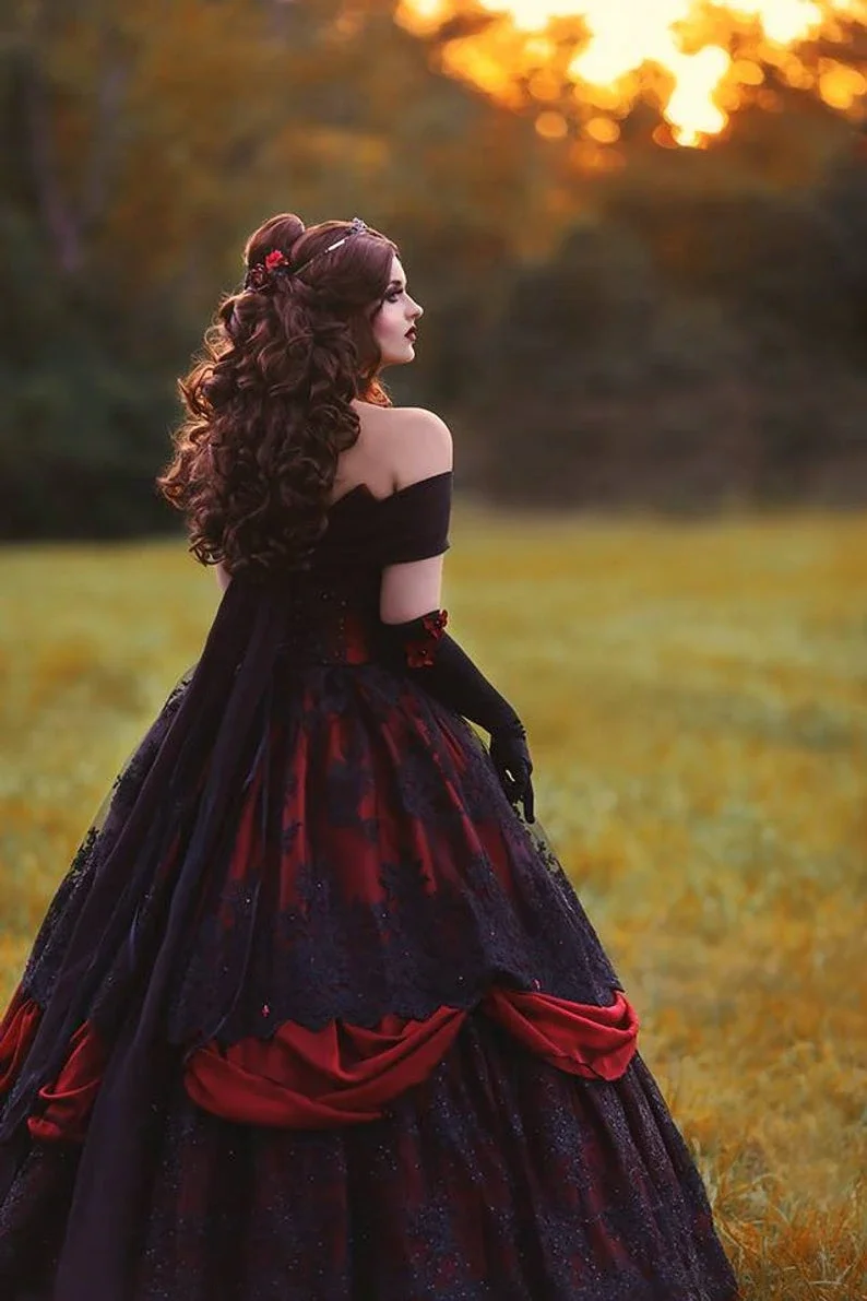 Gothic Belle Red Black Lace Wedding Gown Vintage Lace-up Corset Strapless Tiered Beauty Off Shoulder Plus Size Bridal Gown