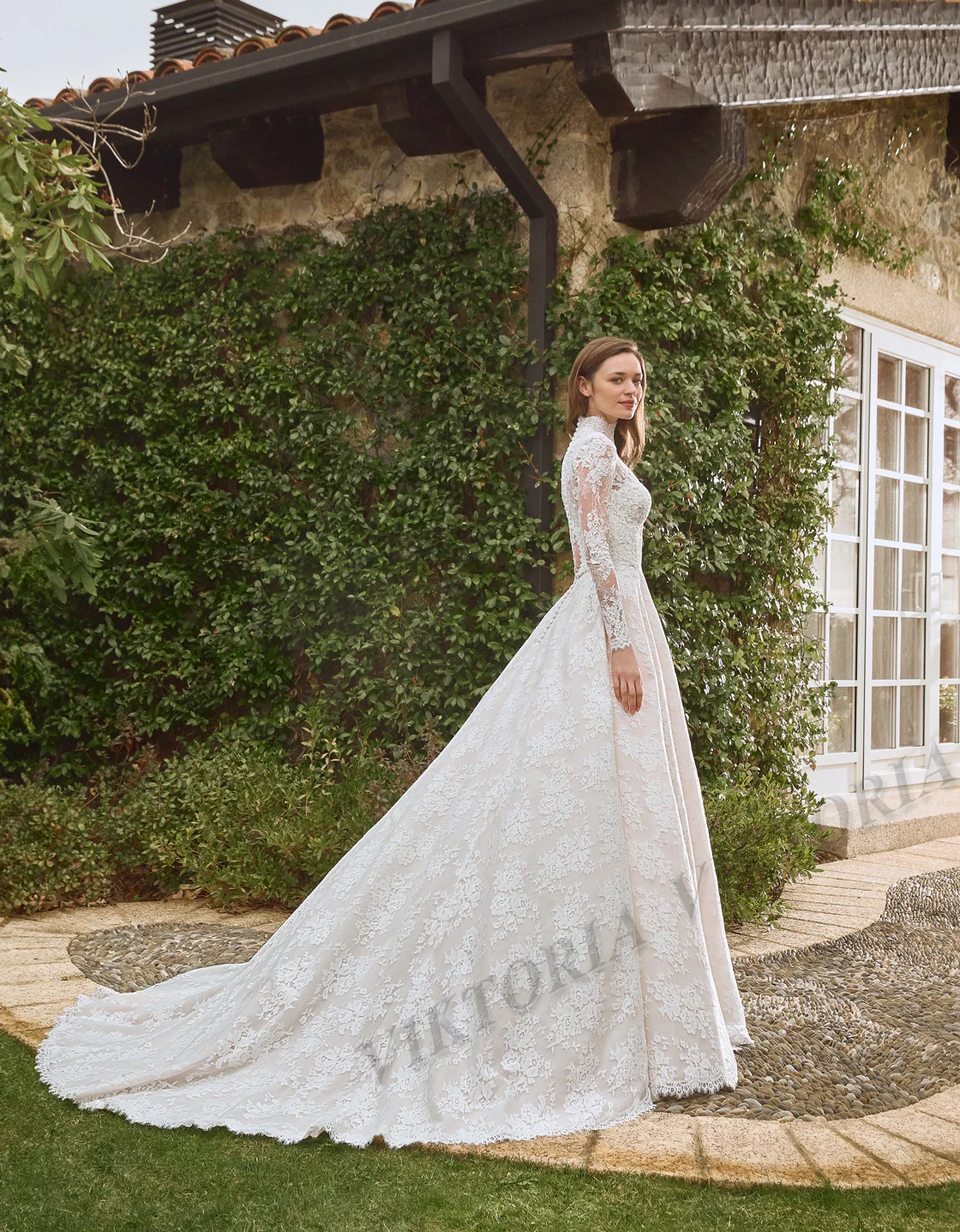 VIKTORIA Glamrous Tulle Wedding Gown for Bride Appliques High Neck Pleat A-line Royai Train Robe De Soiree De Mariage Customized