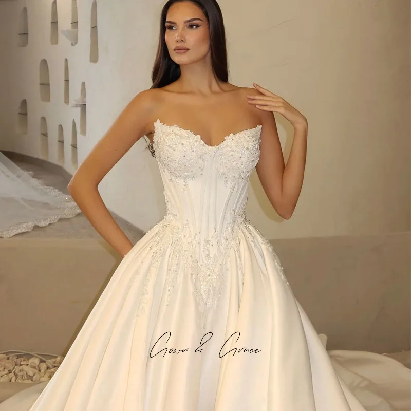 Gwn&Gce Elegant Pearls Strapless Wedding Dress Delicate Princess Women Buttons Back Bride Dress Court Train Ball Gown Customized