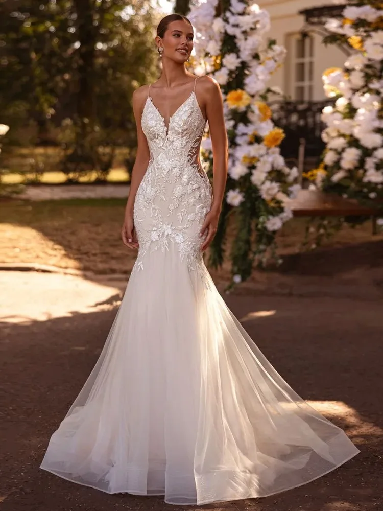 Sexy V Neck Mermaid Wedding Dresses Customized Spaghetti Straps Sequined Applique Sweep Train Bridal Gown Vestido Noiva