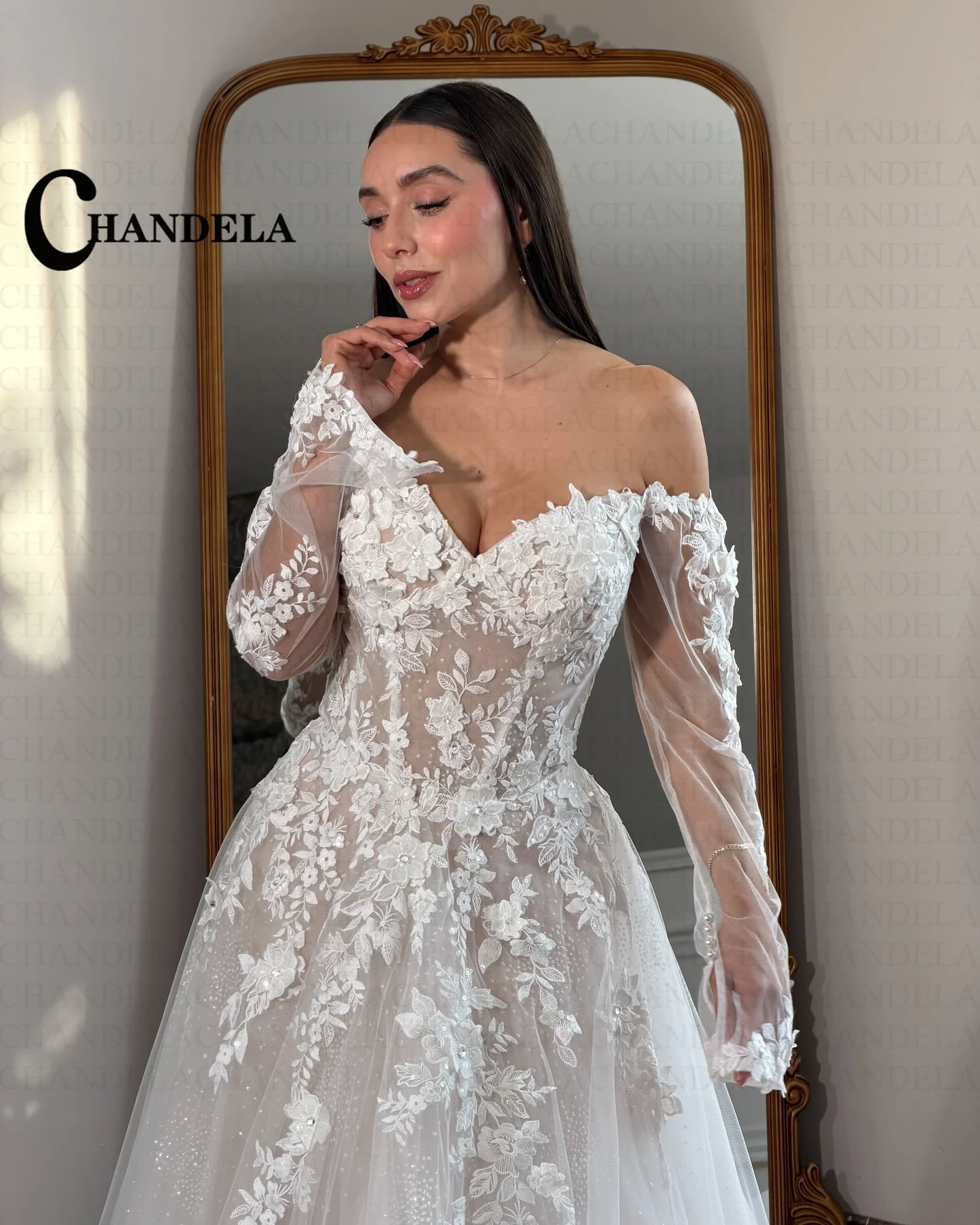 CHANDELA Trendy A-line Wedding Dress Bridal Full Sleeves Zipper Lace Appliques Bling Tulle Sweep Train Vestidos Customised