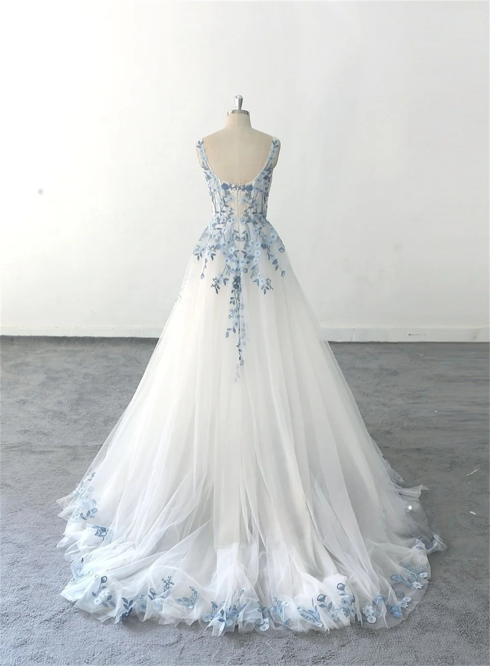 Kyoto Light Blue Floral Embroidery Wedding Dress Sleeveless Square Neck vestidos de novia Customized A-line Fairy robe de mariée