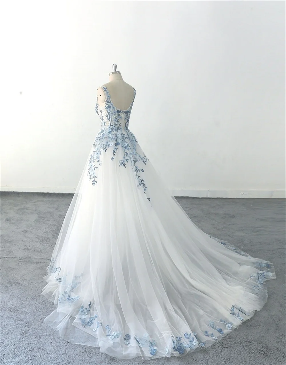 Kyoto Light Blue Floral Embroidery Wedding Dress Sleeveless Square Neck vestidos de novia Customized A-line Fairy robe de mariée