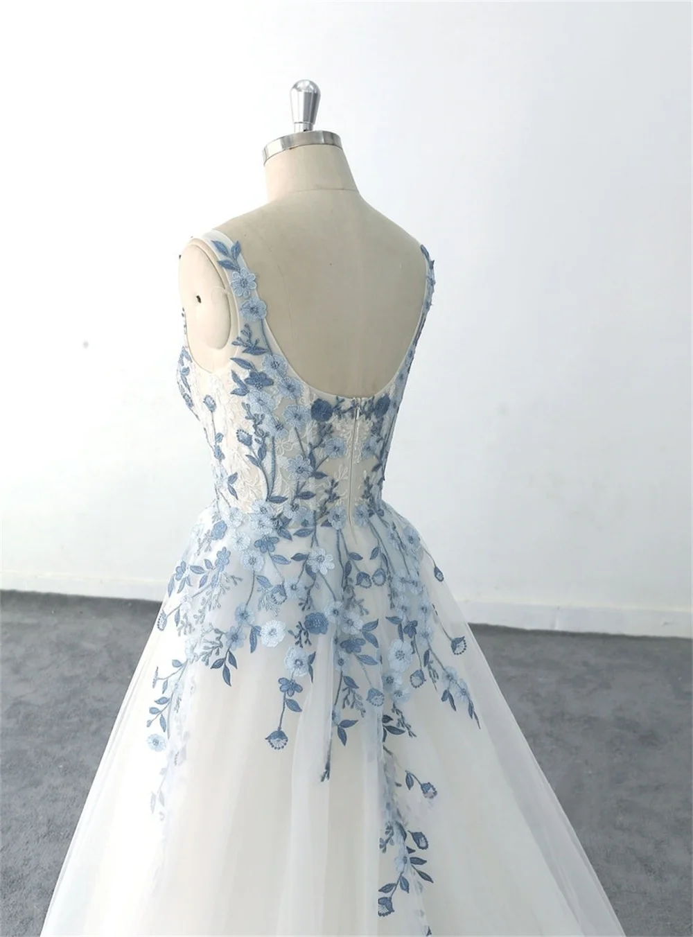 Kyoto Light Blue Floral Embroidery Wedding Dress Sleeveless Square Neck vestidos de novia Customized A-line Fairy robe de mariée