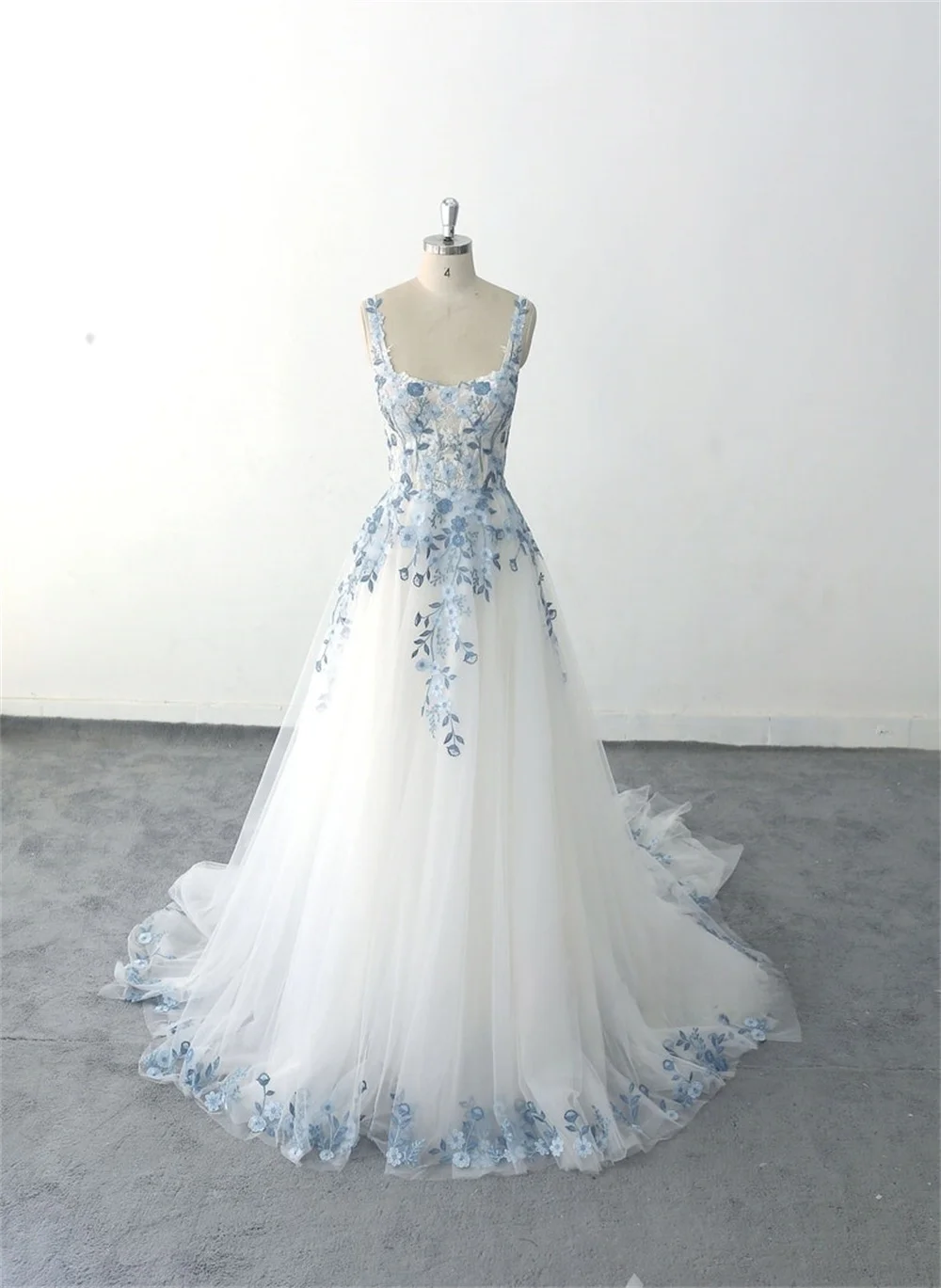 Kyoto Light Blue Floral Embroidery Wedding Dress Sleeveless Square Neck vestidos de novia Customized A-line Fairy robe de mariée